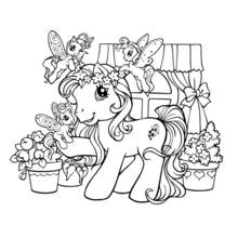 Pony surrounded by little fairies coloring page